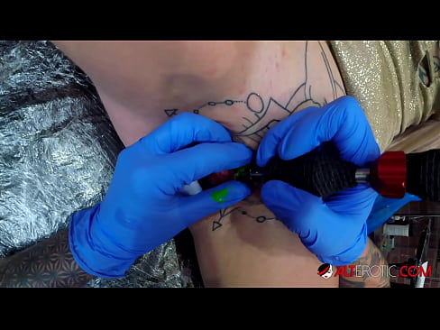 ❤️ An hottie thar a bheith tattooed Sully Savage fuair tattoo ar a clitoris Porn  ag porn % ga.niceporn.ru%  ❌